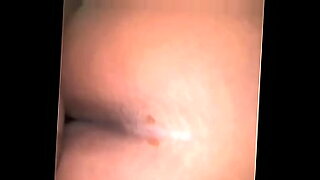 girl clean stinky dick with her mouth
