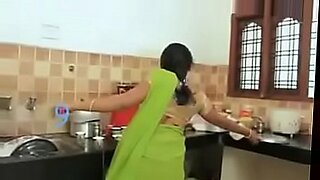 indian aunty lifting her saree up fuck her office boy