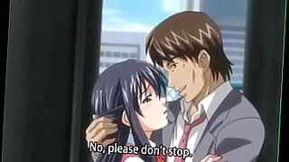 Los personajes de anime se complacen en escenas sensuales.