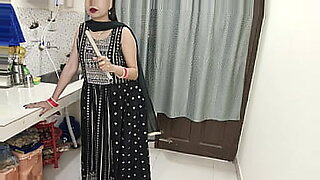 indian sister dress change
