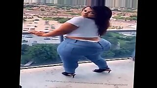 miakhalifa dance