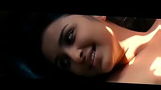 SX XXXSXX παρουσιάζει ένα καυτό βίντεο με την Priyanka Chopra.