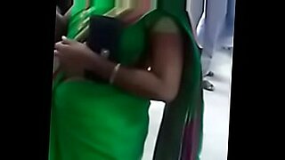 indian aunty pissing outside