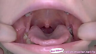 ugly mom brutal dildo squirting pussy