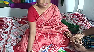 south indian telugu heroine roja aunty show her boobs to her customer