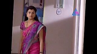 Adegan sensual dari seri web Avesham Malayalam.