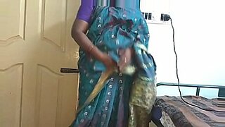 indian bhabhi kissing sex