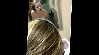 boy and girl bathing in same bathroom and playing sex