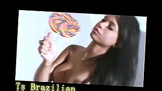 Vergonas muestra su estilo y confianza únicos en este video de travesti.
