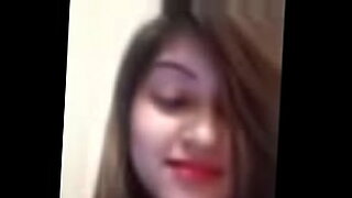 Vidéo sensuelle d'une femme asiatique avec un buzz viral.