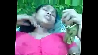 Một người vợ Desi bị đụ mạnh trong một buổi tình dục nóng bỏng.