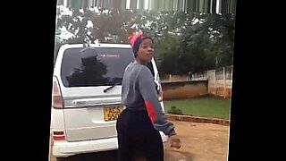 Zimbabweńscy policjanci oddają się perwersyjnym seksom.