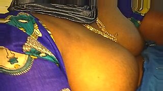 Video Malayalam sensual yang menampilkan blowjob payudara dan seks dengan menantu perempuan.