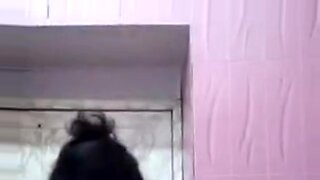 indian aunty pissing outside