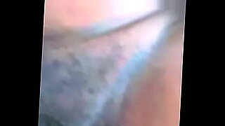 Wilde 21-jarige Xxxnxx WXX schittert in een hete pornovideo.