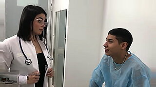 doctor folla paciente mientras su marido la espera mas en wwwgoogl6bifcm